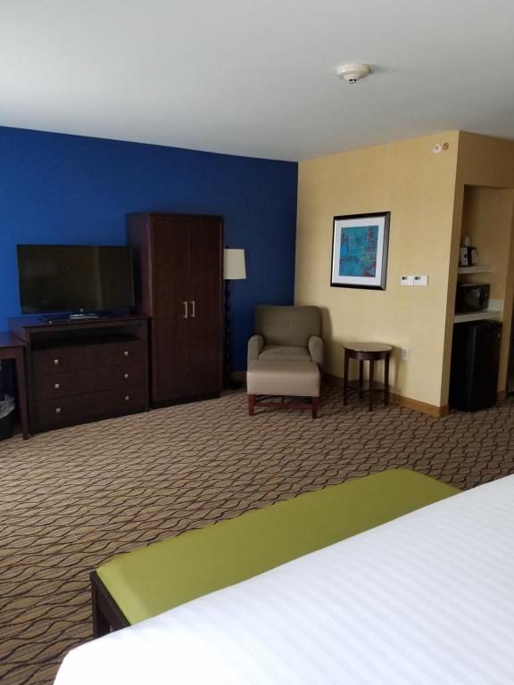 Holiday Inn Express Bordentown - Trenton South an IHG Hotel - image 2