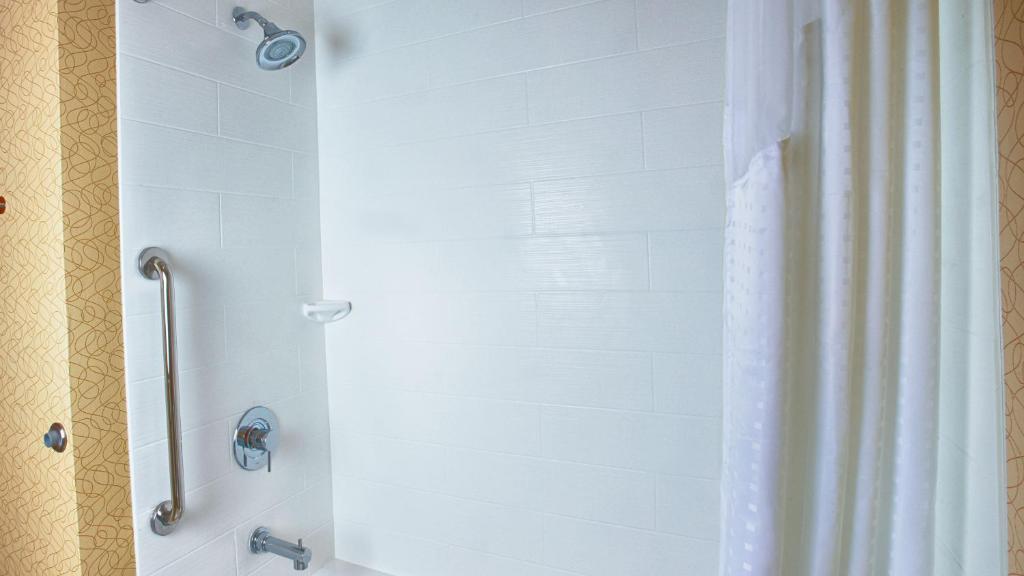 Holiday Inn Express Bordentown - Trenton South an IHG Hotel - image 7