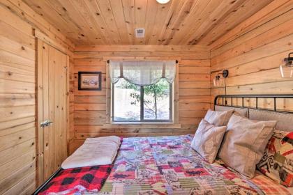 Rustic Jefferson Cabin Near Fishing and Hiking! - image 13