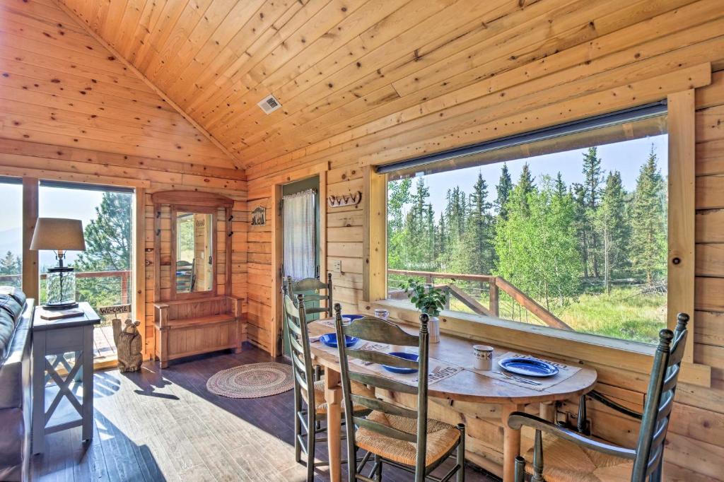Rustic Jefferson Cabin Near Fishing and Hiking! - image 7