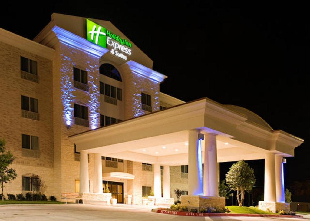 Holiday Inn Express Hotel and Suites Borger an IHG Hotel - main image