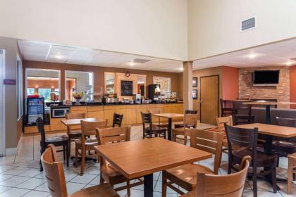 AmericInn by Wyndham Boscobel - image 8