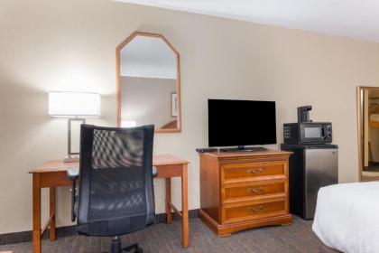 LeBossier Hotel - image 13