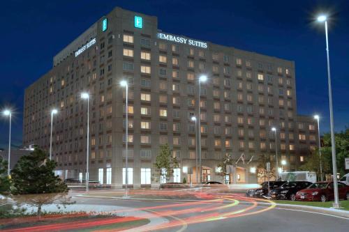 Embassy Suites Boston at Logan Airport - main image