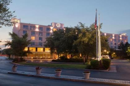 DoubleTree by Hilton Hotel Boston Bayside - image 5