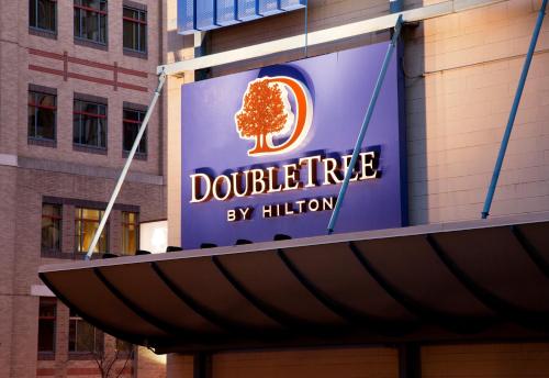 DoubleTree by Hilton Hotel Boston - Downtown - image 2