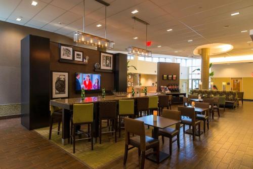 Hampton Inn & Suites Boston Crosstown Center - image 2