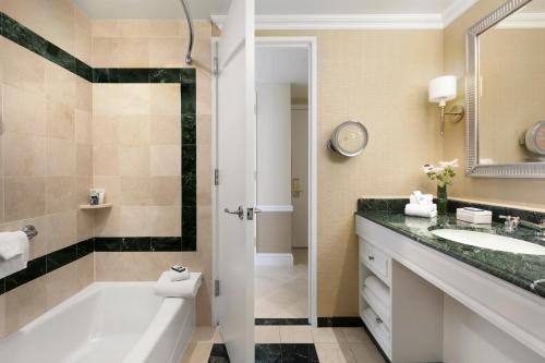 Boston Harbor Hotel - image 2