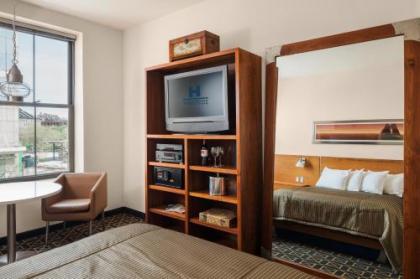 Harborside Inn - image 3