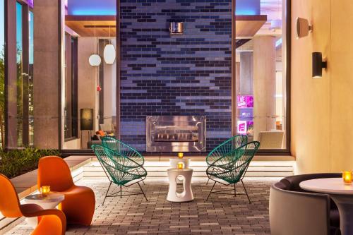 Aloft Boston Seaport District - image 5