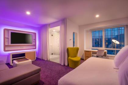 YOTEL Boston - image 10