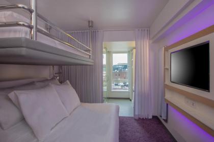 YOTEL Boston - image 5