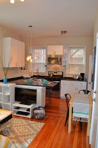 Best Boston Location 2BR (M2) - image 3