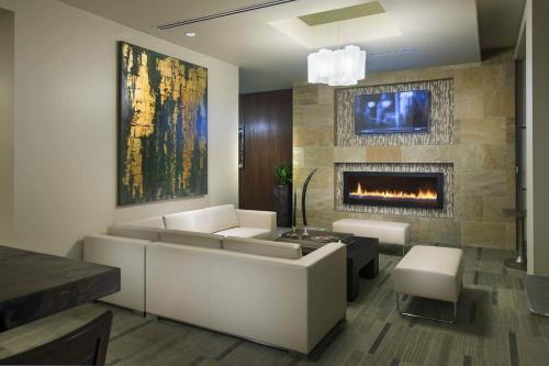 Global Luxury Suites at Boston Seaport - image 2