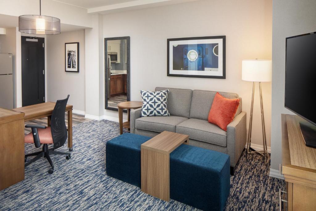 Homewood Suites by Hilton Boston Seaport - image 2