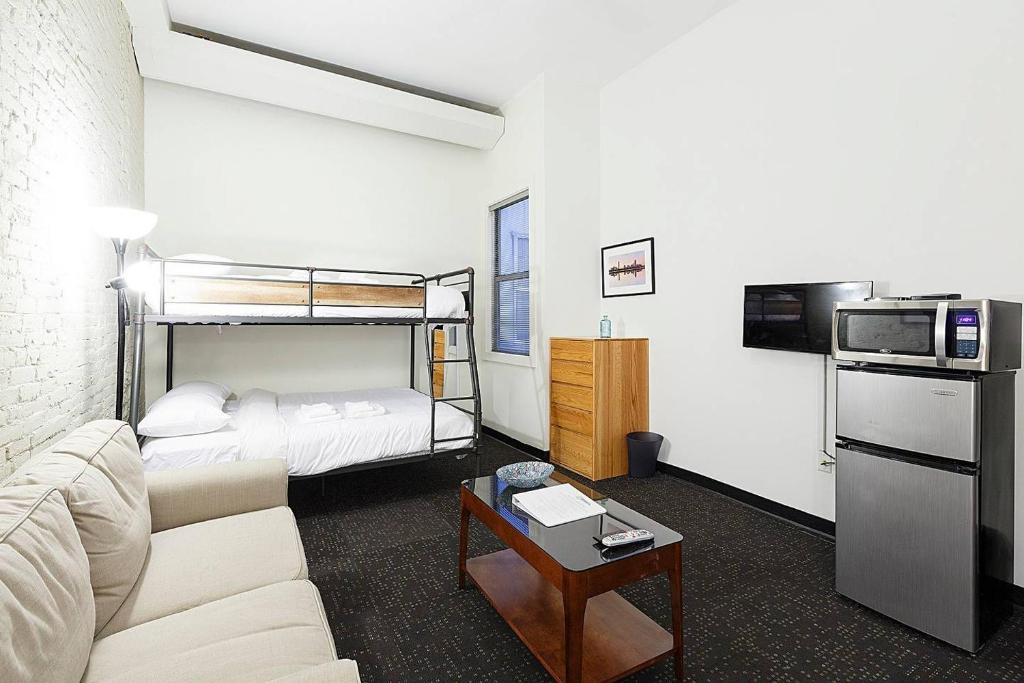 Studio Ready 4 Students & Traveling Professionals! 310 - image 2