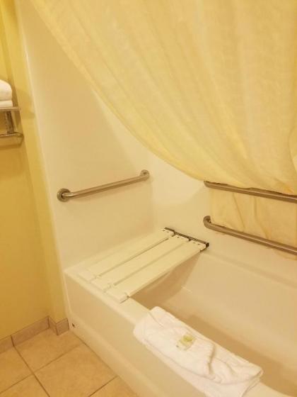 Cobblestone Inn & Suites - Bottineau - image 10