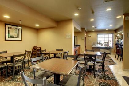 Cobblestone Inn & Suites - Bottineau - image 14