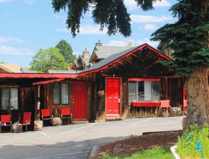 Foot of the mountain motel Boulder