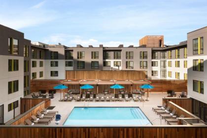 Hilton Boulder