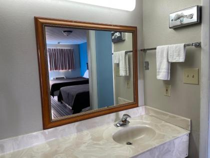 Budget Inn Motel - image 6
