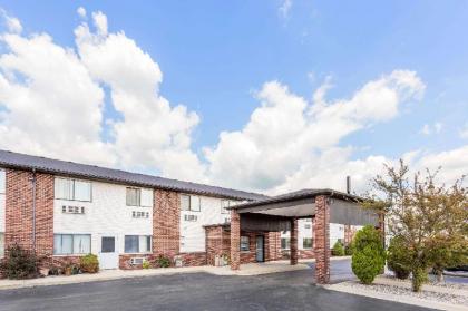 Super 8 by Wyndham Bourbonnais/Kankakee Area - image 13