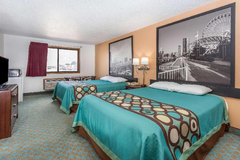 Super 8 by Wyndham Bourbonnais/Kankakee Area - image 2