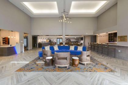 Best Western Plus Bourbonnais Hotel & Suites - image 12