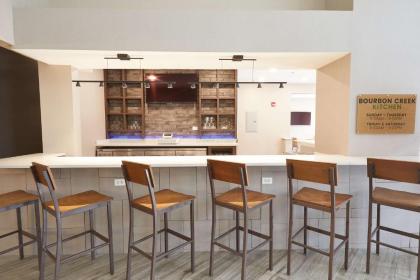 Best Western Plus Bourbonnais Hotel & Suites - image 13