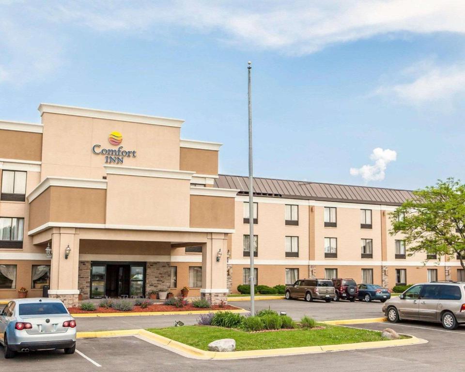 Comfort Inn Bourbonnais - main image