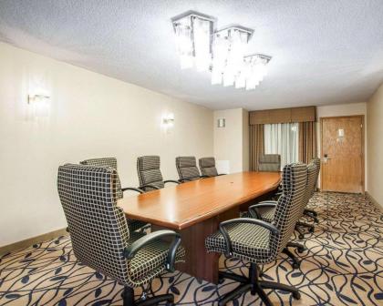 Comfort Inn Bourbonnais - image 8