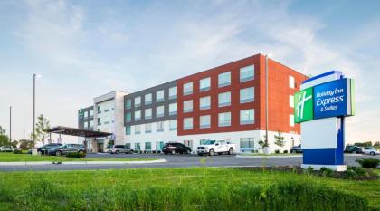 Holiday Inn Express  Suites   Bourbonnais East   Bradley an IHG Hotel Bourbonnais Illinois
