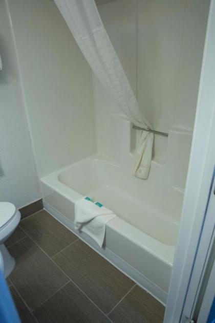 Eastern Inn - image 6