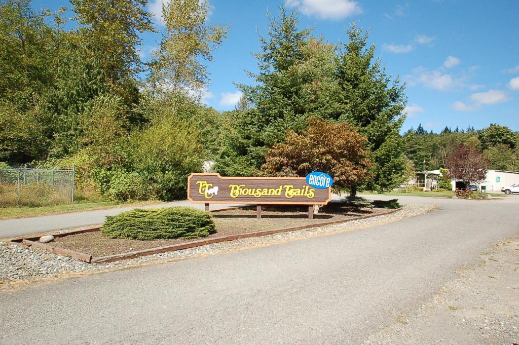 Mount Vernon Camping Resort Studio Cabin 4 - image 6