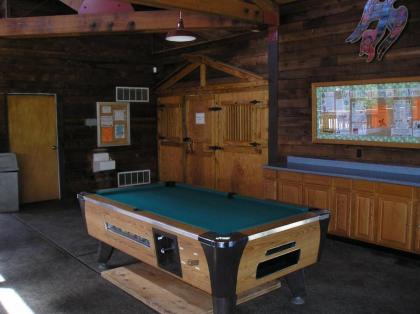 Mount Vernon Camping Resort Studio Cabin 5 - image 10