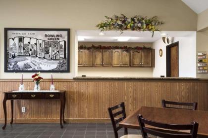 Super 8 by Wyndham Bowling Green - image 15