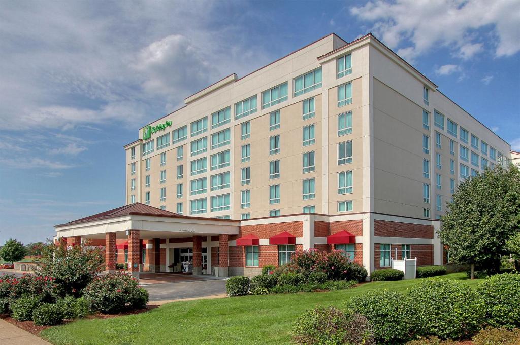 Holiday Inn University Plaza-Bowling Green an IHG Hotel - main image
