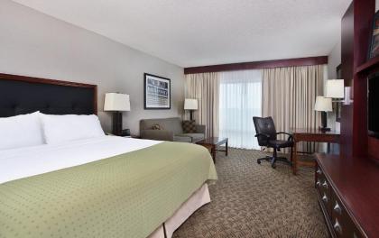 Holiday Inn University Plaza-Bowling Green an IHG Hotel - image 8