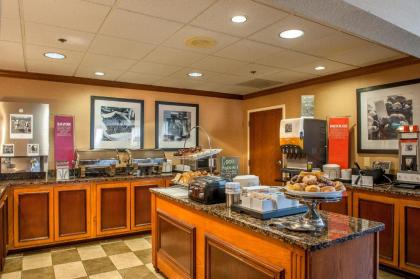 Hampton Inn Bowling Green KY - image 8