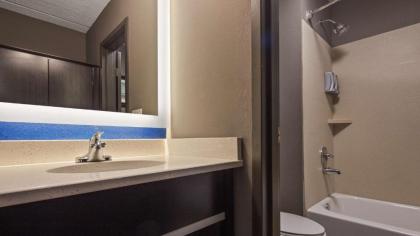 Best Western Plus Bowling Green - image 9