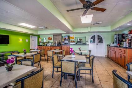 Quality Inn Bowling Green - image 8