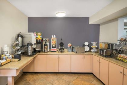 Microtel Inn Bowling Green - image 12