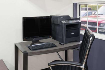 Microtel Inn Bowling Green - image 14