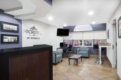 Microtel Inn Bowling Green - image 2