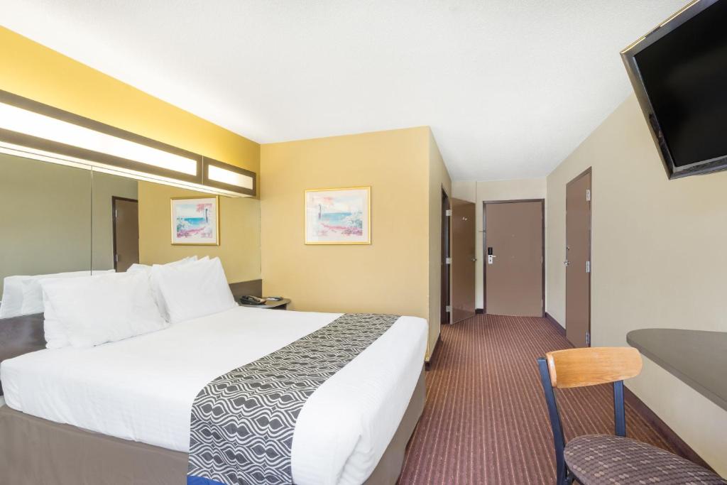 Microtel Inn Bowling Green - image 6
