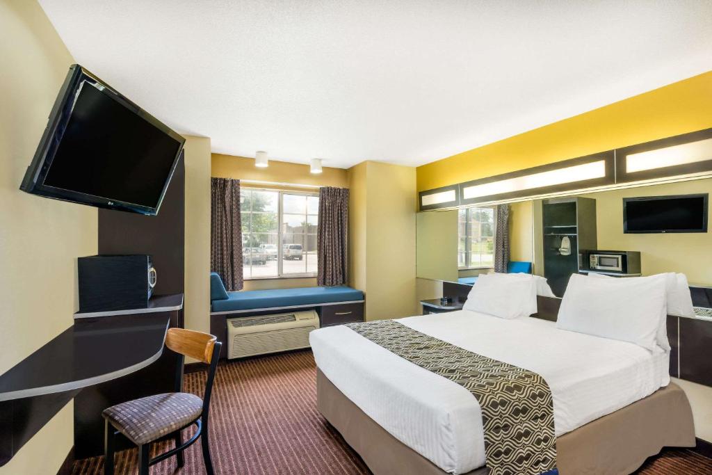 Microtel Inn Bowling Green - image 7