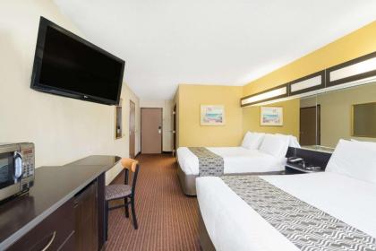 Microtel Inn Bowling Green - image 9
