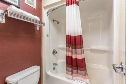 Red Roof Inn Bowling Green - image 14