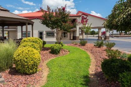 Red Roof Inn Bowling Green - image 4