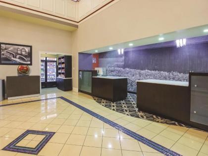 La Quinta by Wyndham Bowling Green - image 14